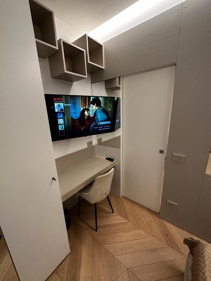 Bilocale Luxury A 50 Mt Dalla Stazione Di Milano Apartment Exterior photo